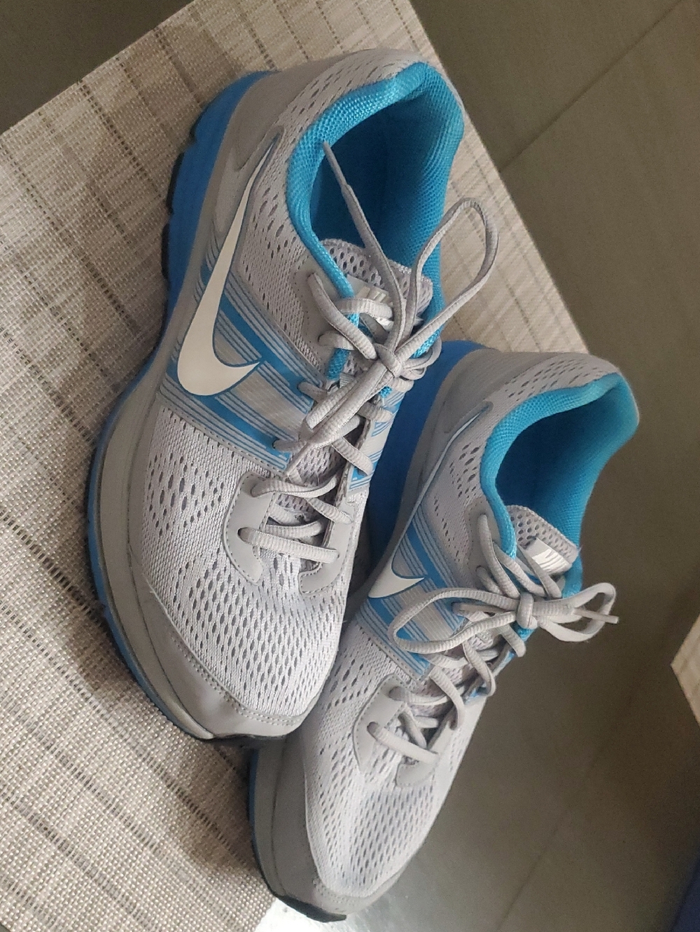 Nike Light Gray and Blue Women's Running Sneakers